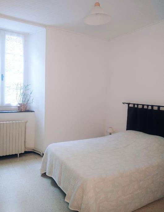 Et Jardin En Bord De Riviere Apartment